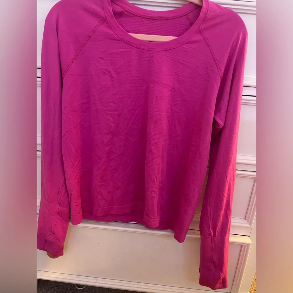 Pink lulu lemon long sleeve - Picture 1 of 3